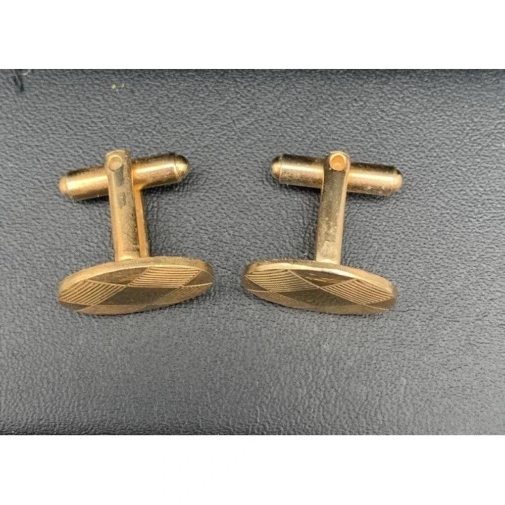 Vintage Gold Tone Oval Etched Cufflinks Simple Timeless Classic